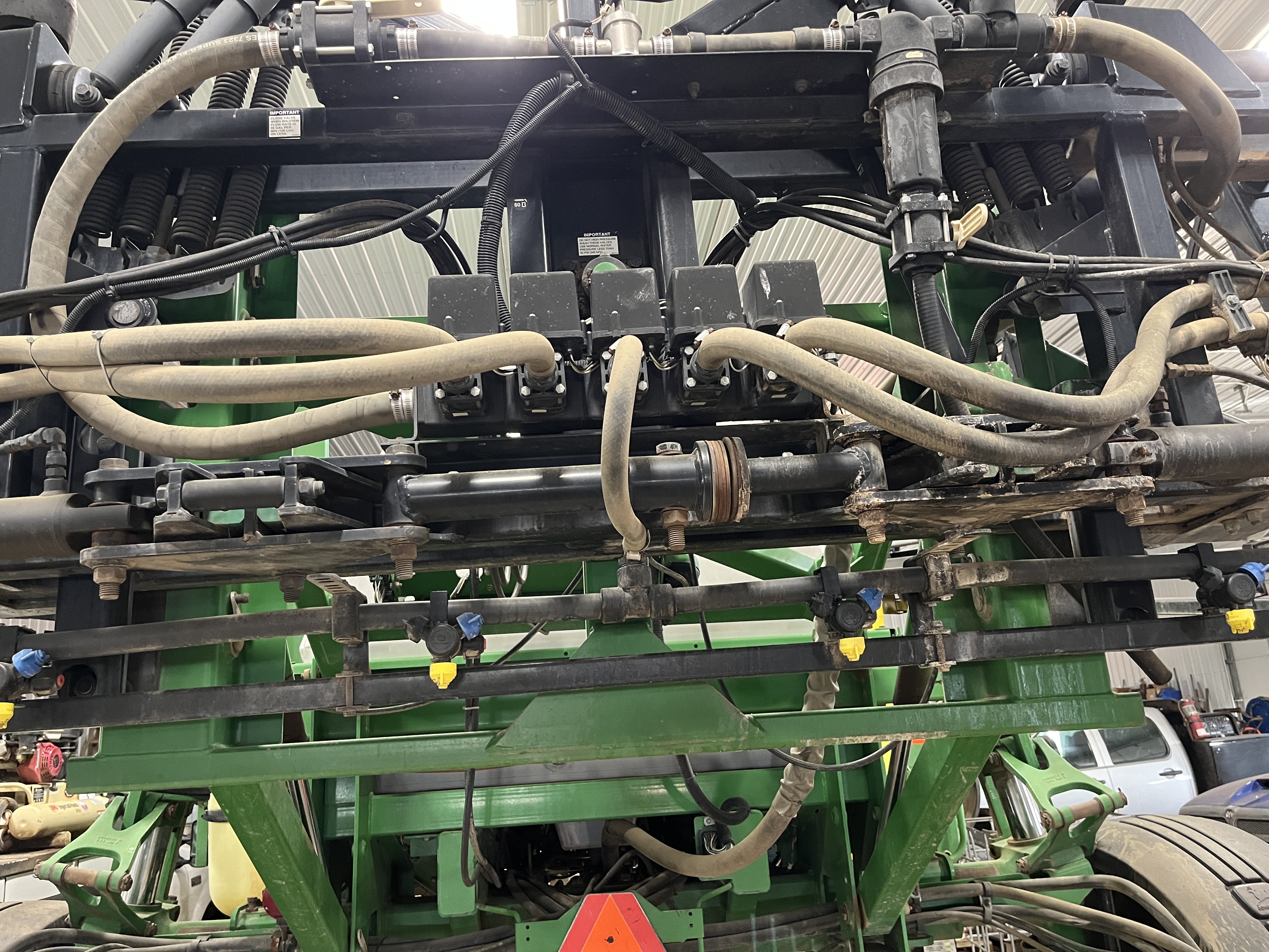 2000 John Deere 4700 Sprayer/High Clearance
