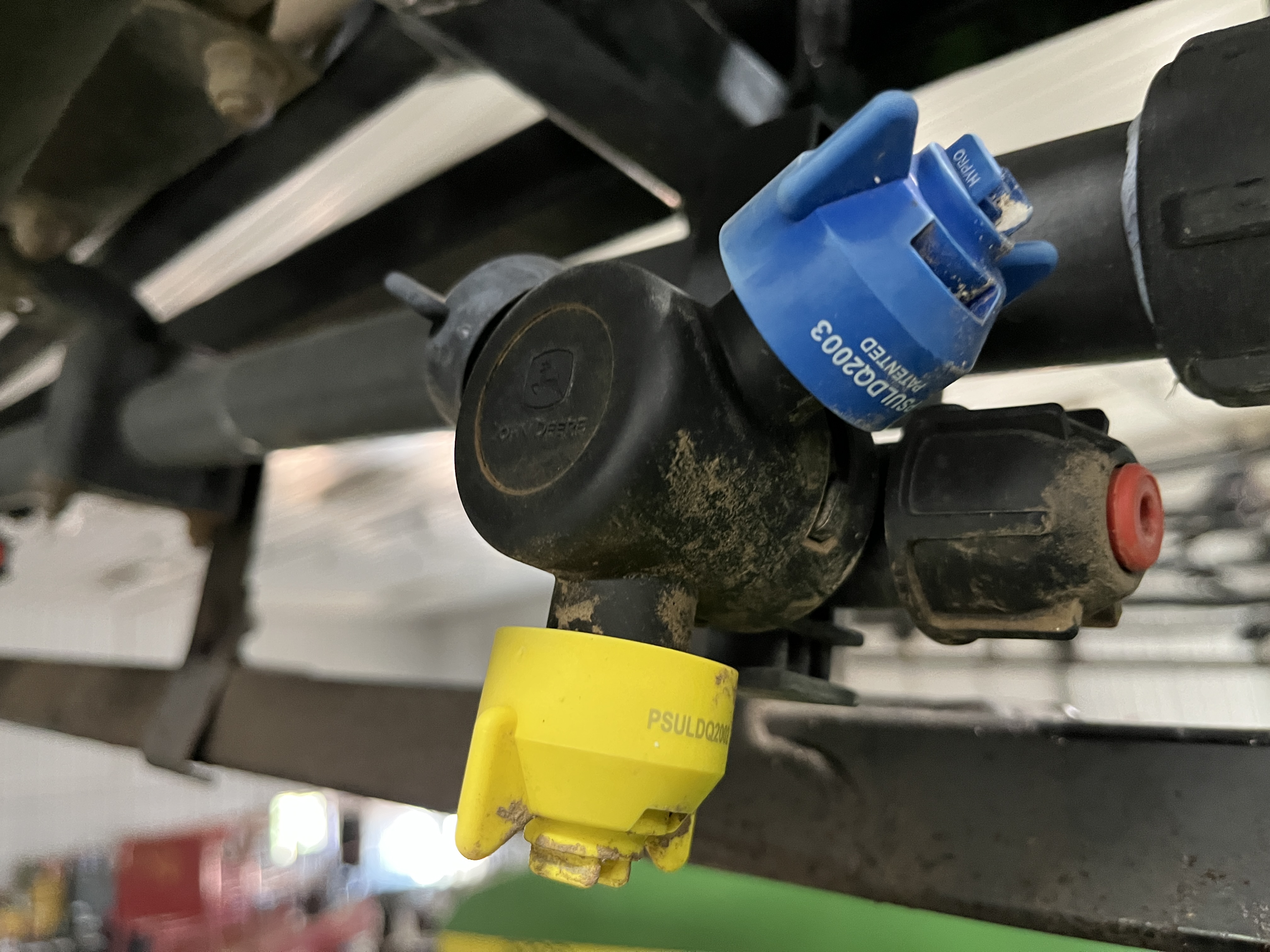 2000 John Deere 4700 Sprayer/High Clearance