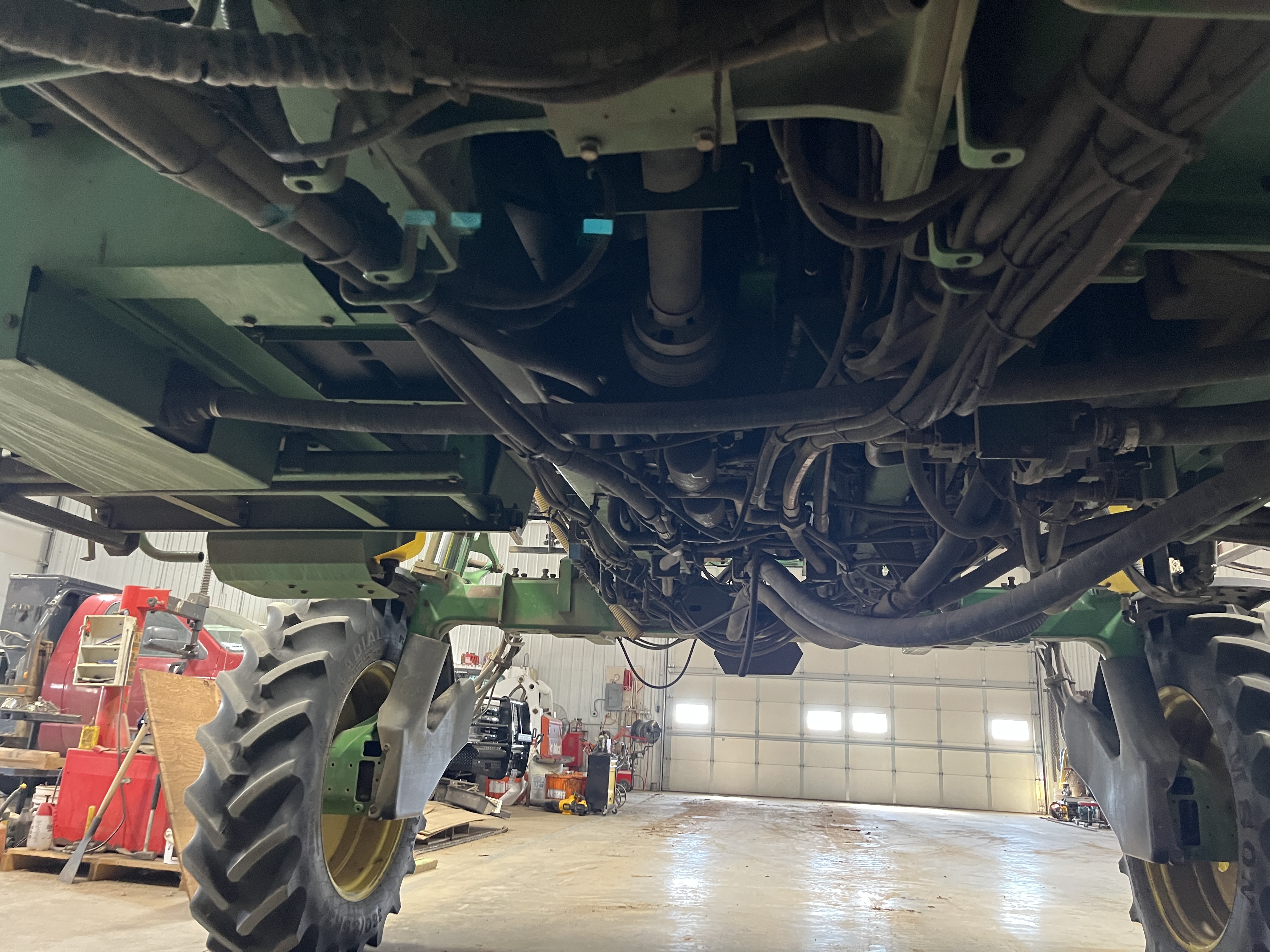 2000 John Deere 4700 Sprayer/High Clearance