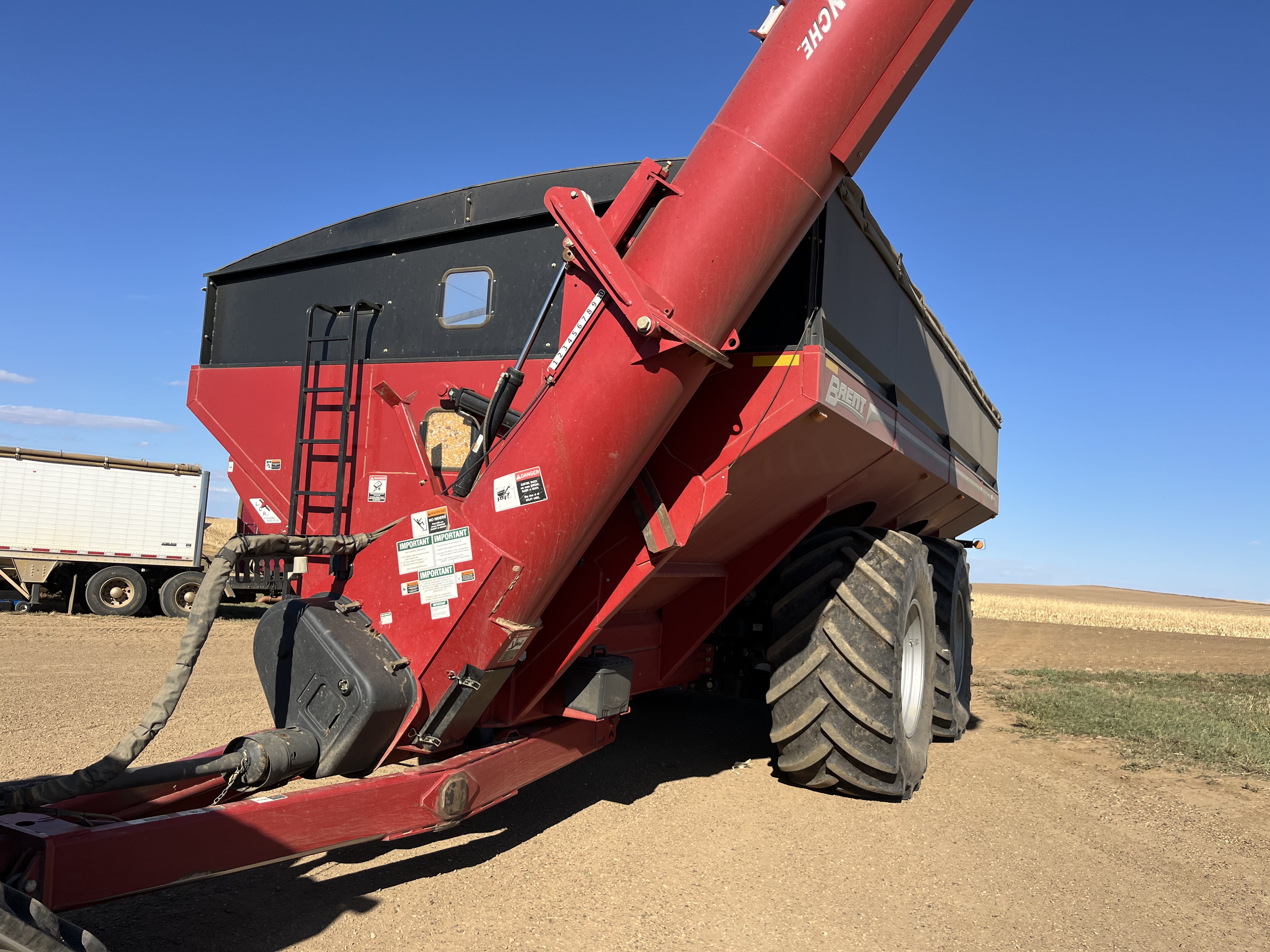 2018 Brent 2096 Grain Cart