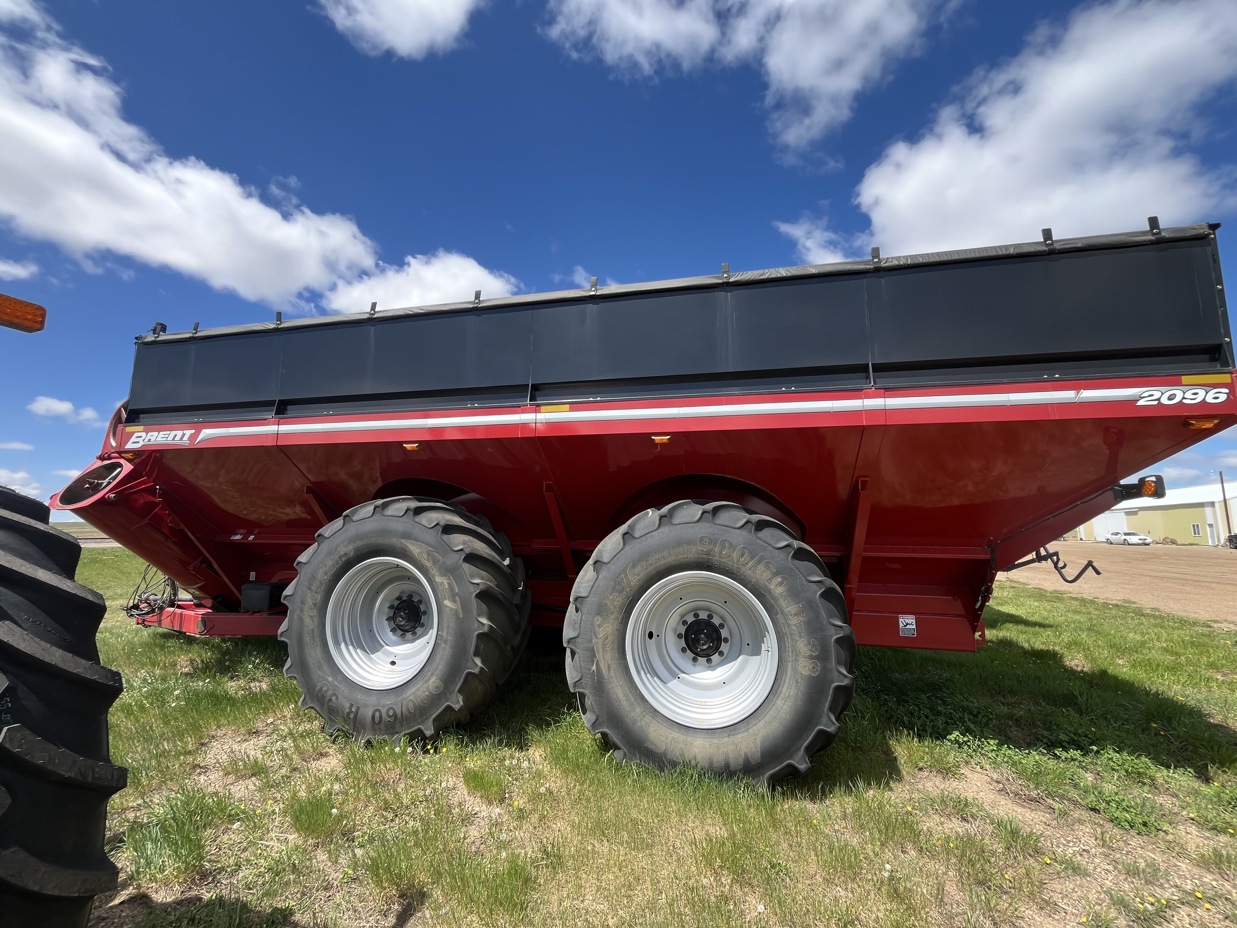 2018 Brent 2096 Grain Cart