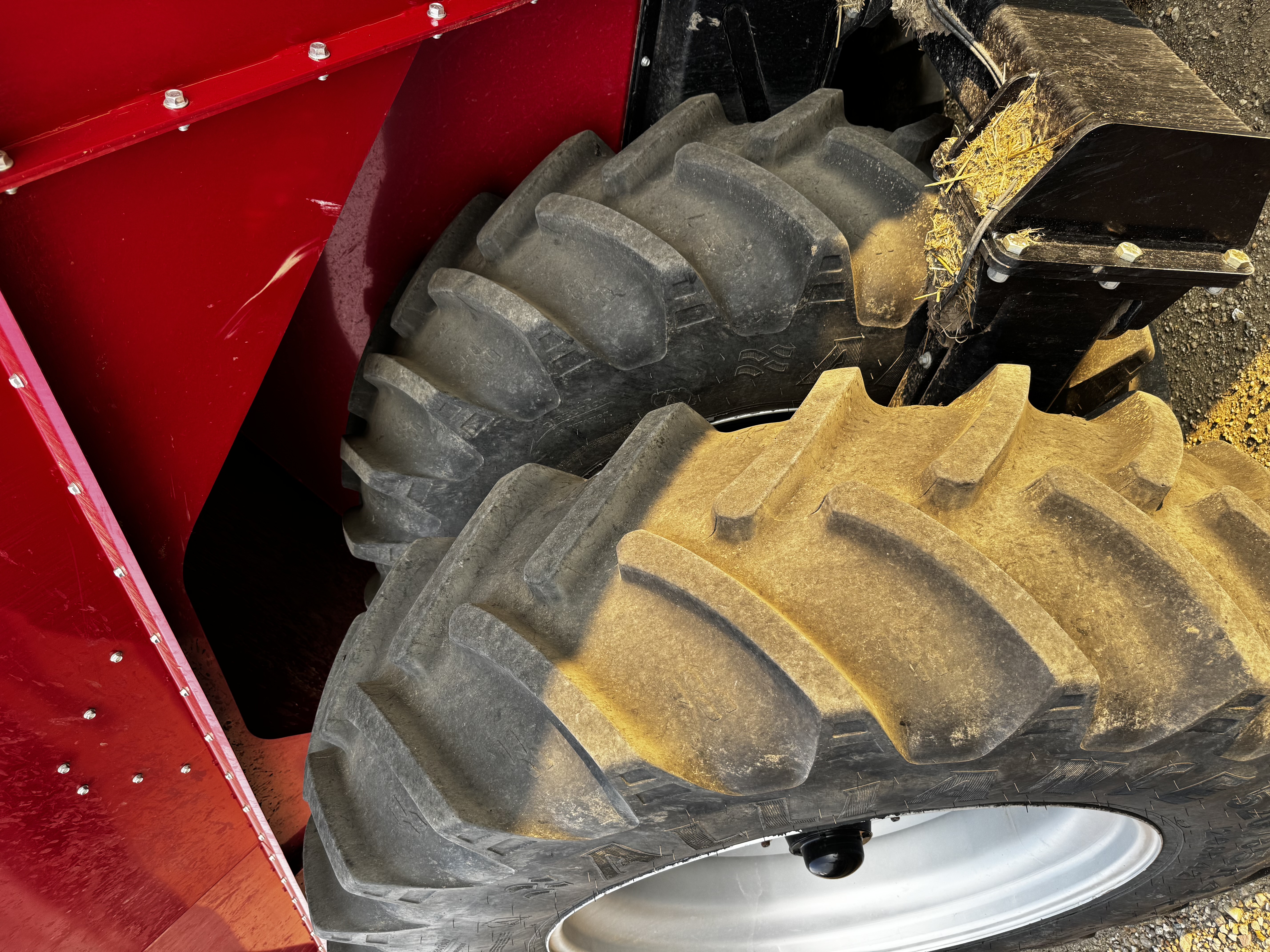 2021 Demco 1300 Grain Cart