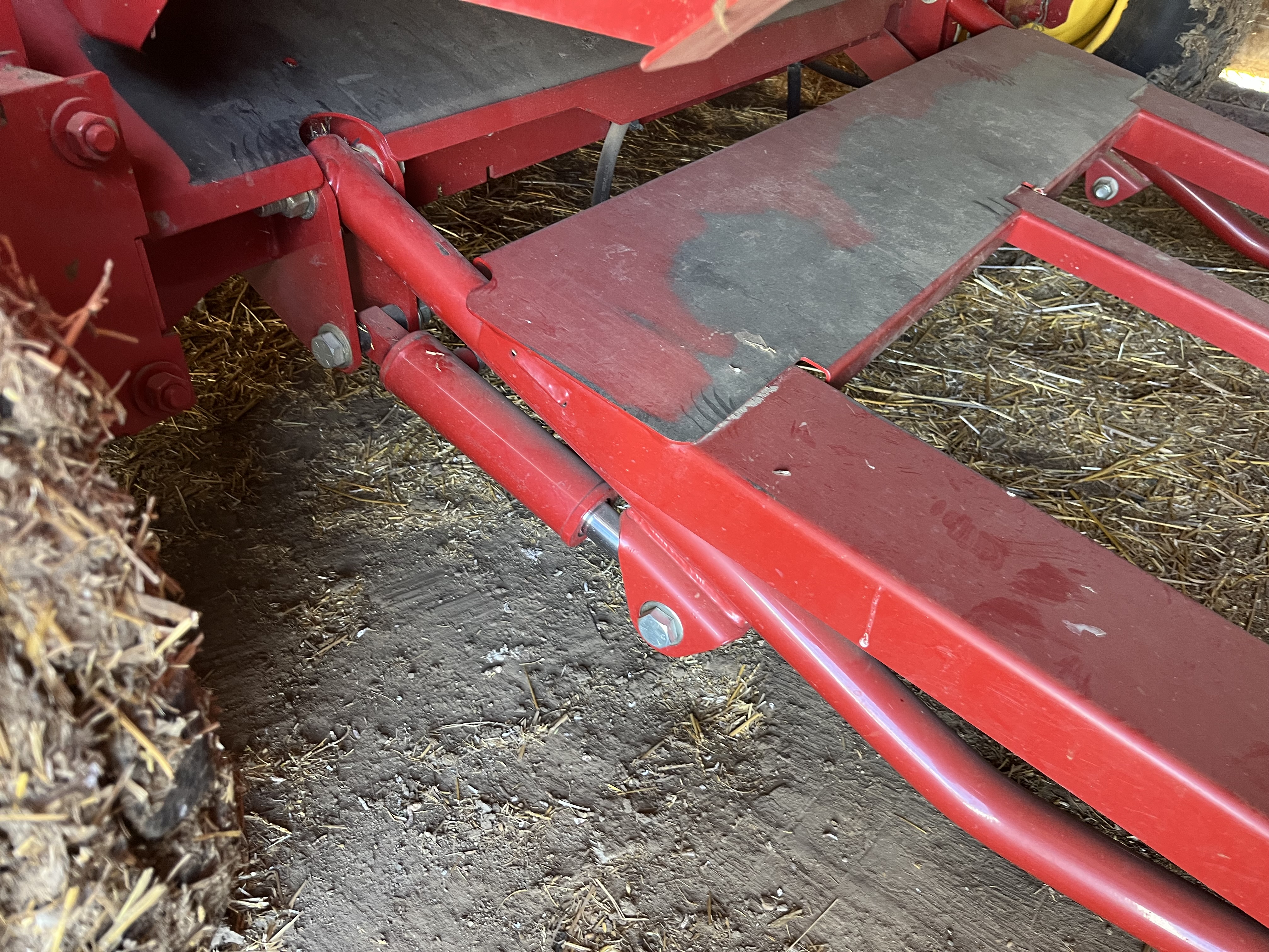 2019 New Holland RB560 Baler/Round