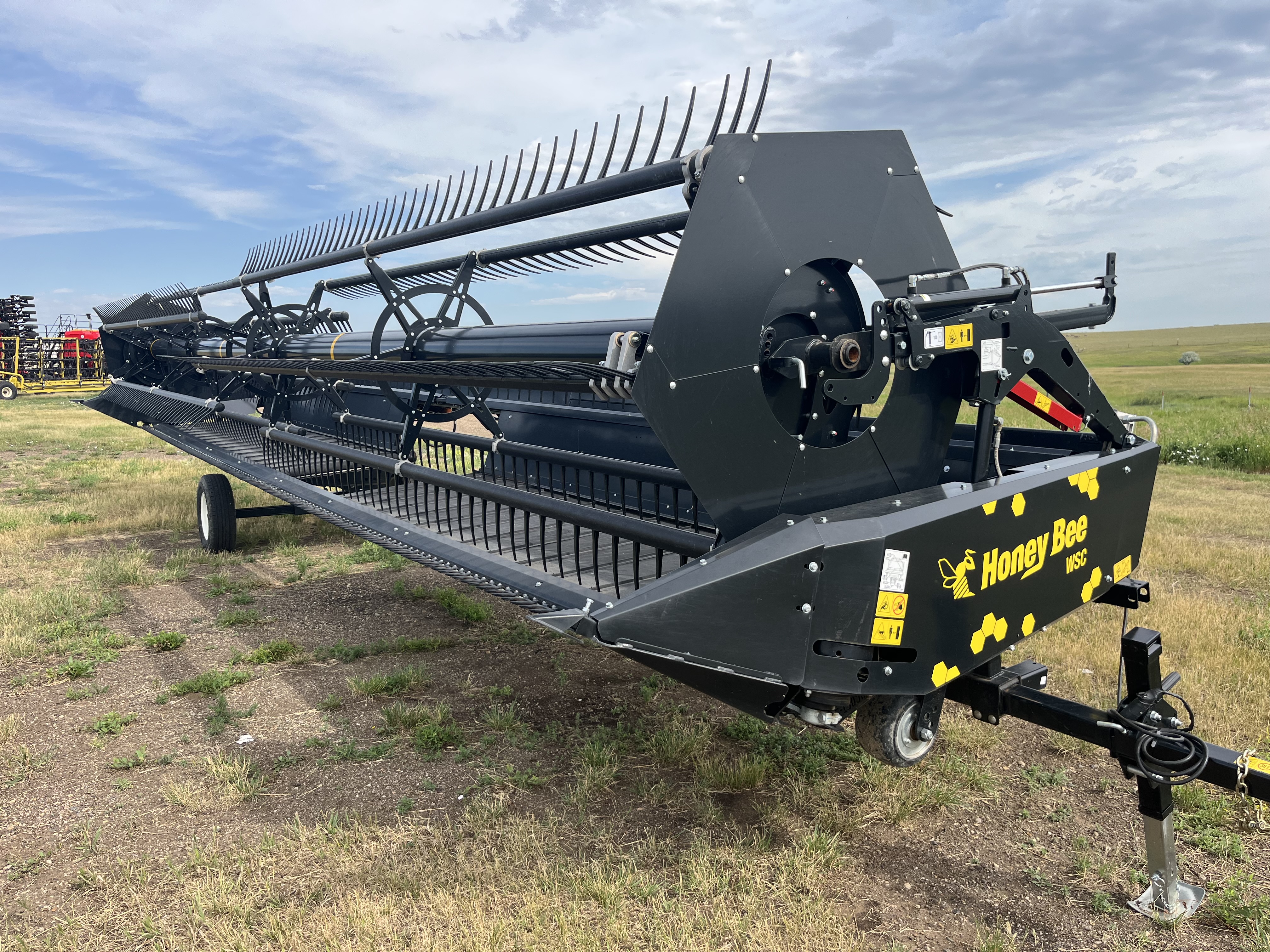 2025 Honey Bee WSC362 Header Draper