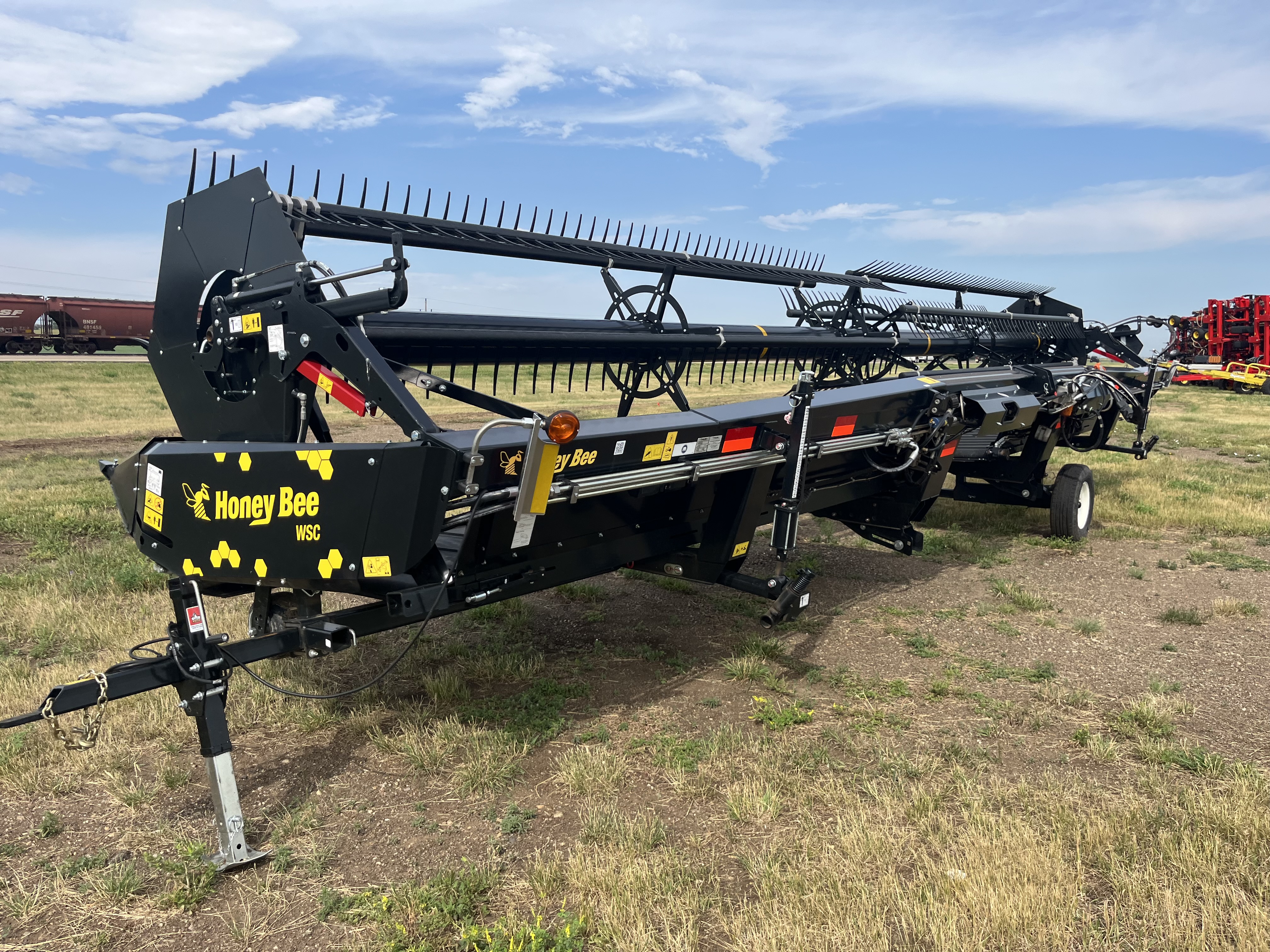 2025 Honey Bee WSC362 Header Draper