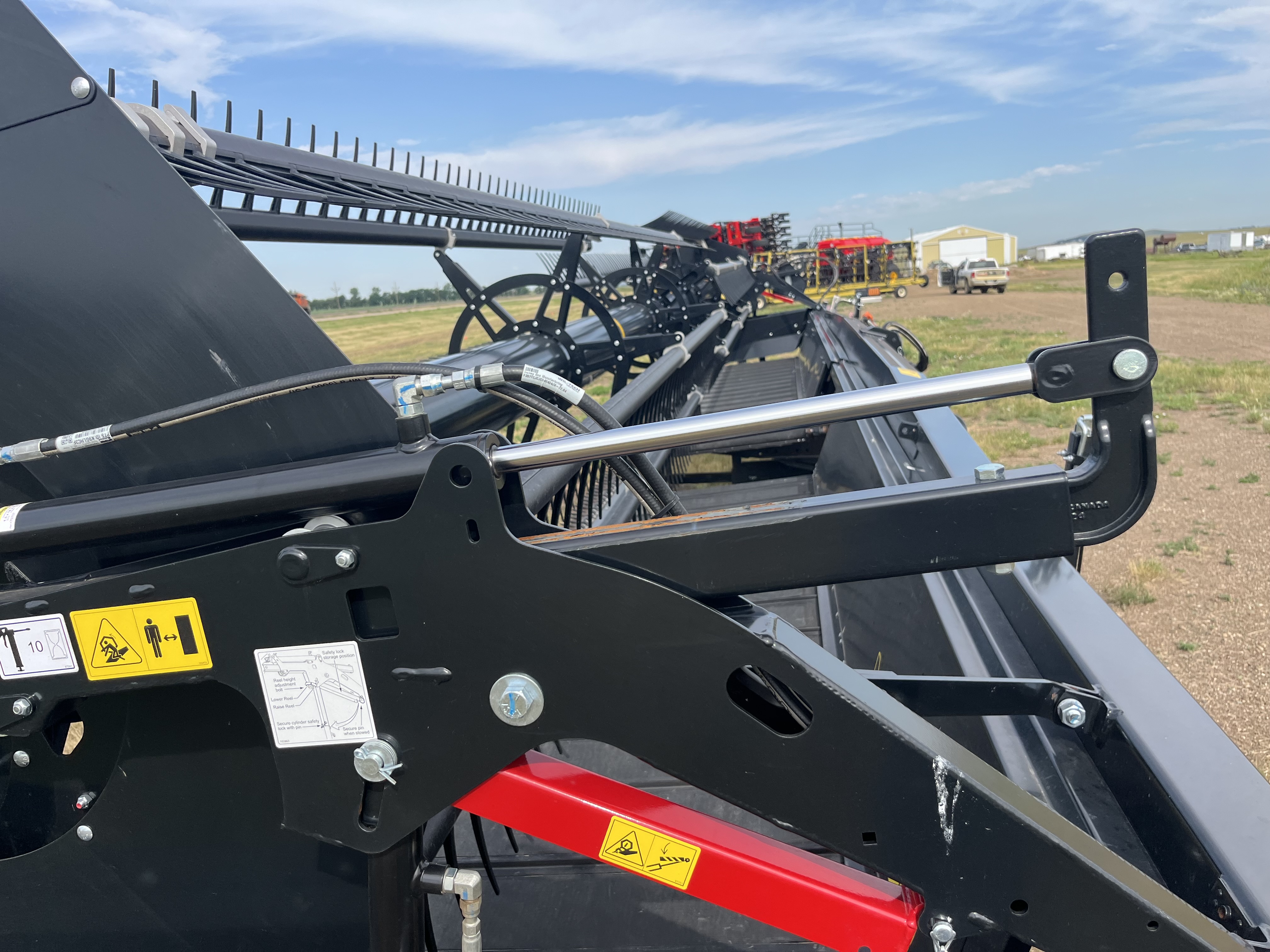 2025 Honey Bee WSC362 Header Draper