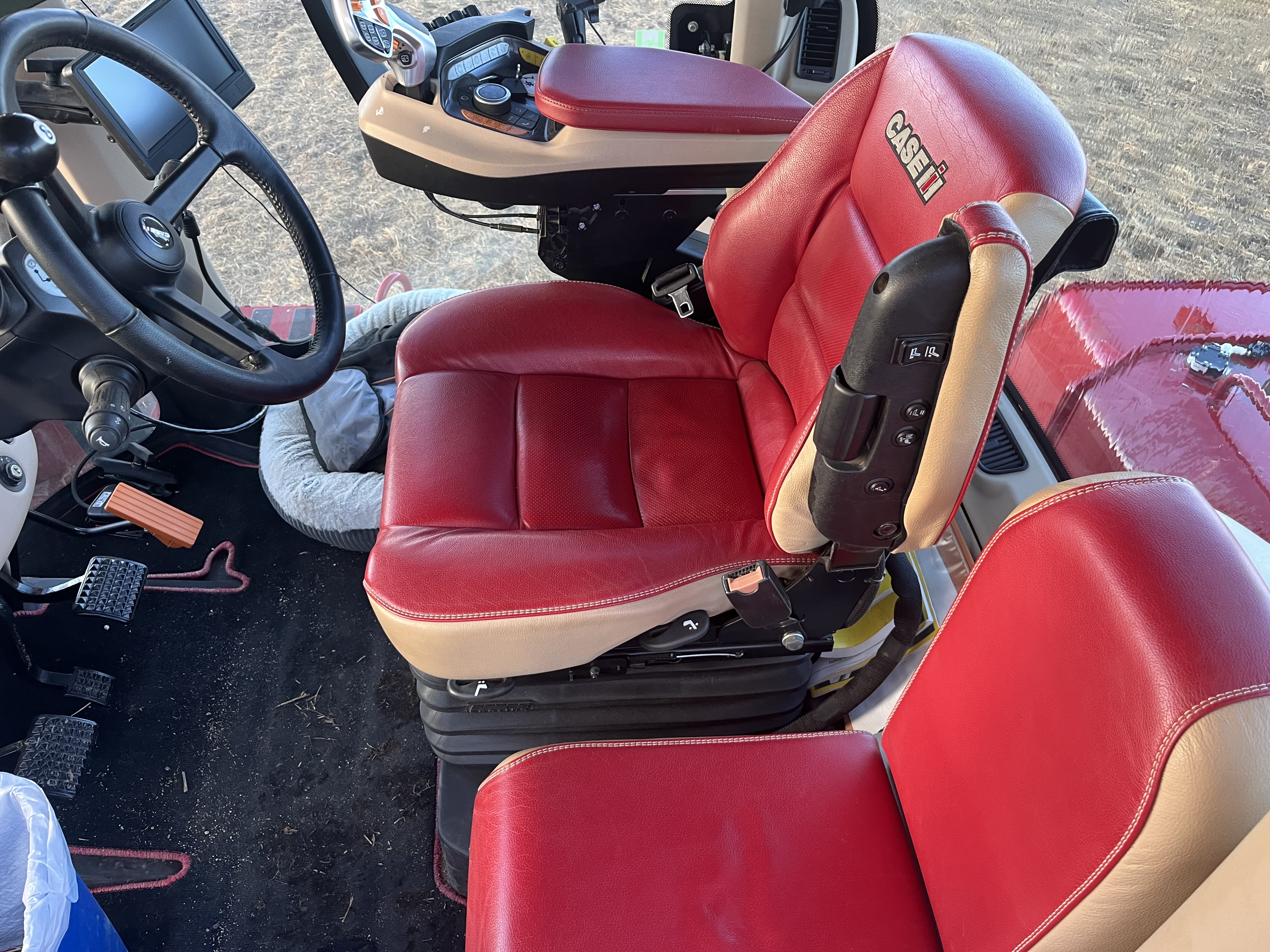 2022 Case IH STG620 Tractor