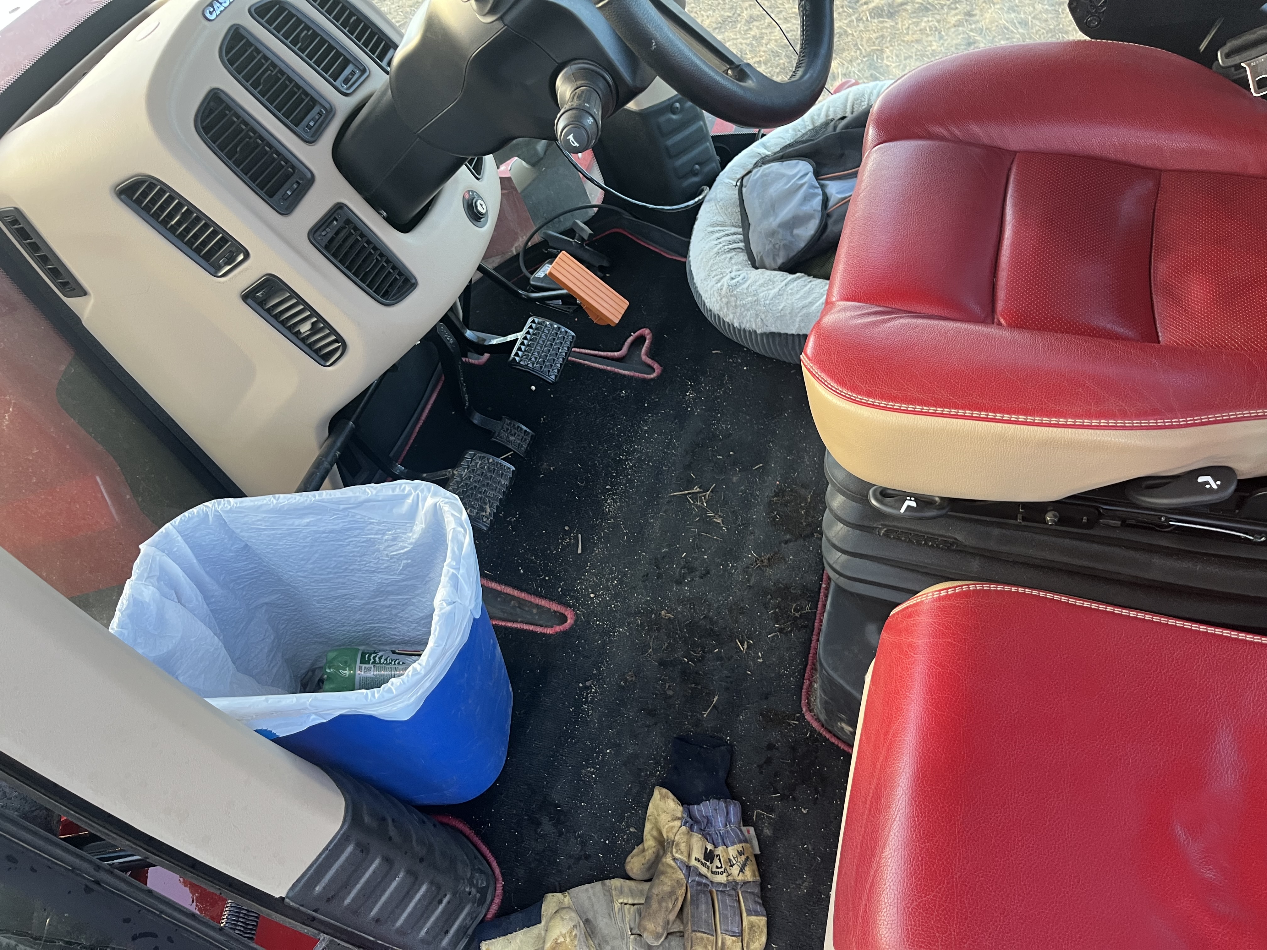 2022 Case IH STG620 Tractor