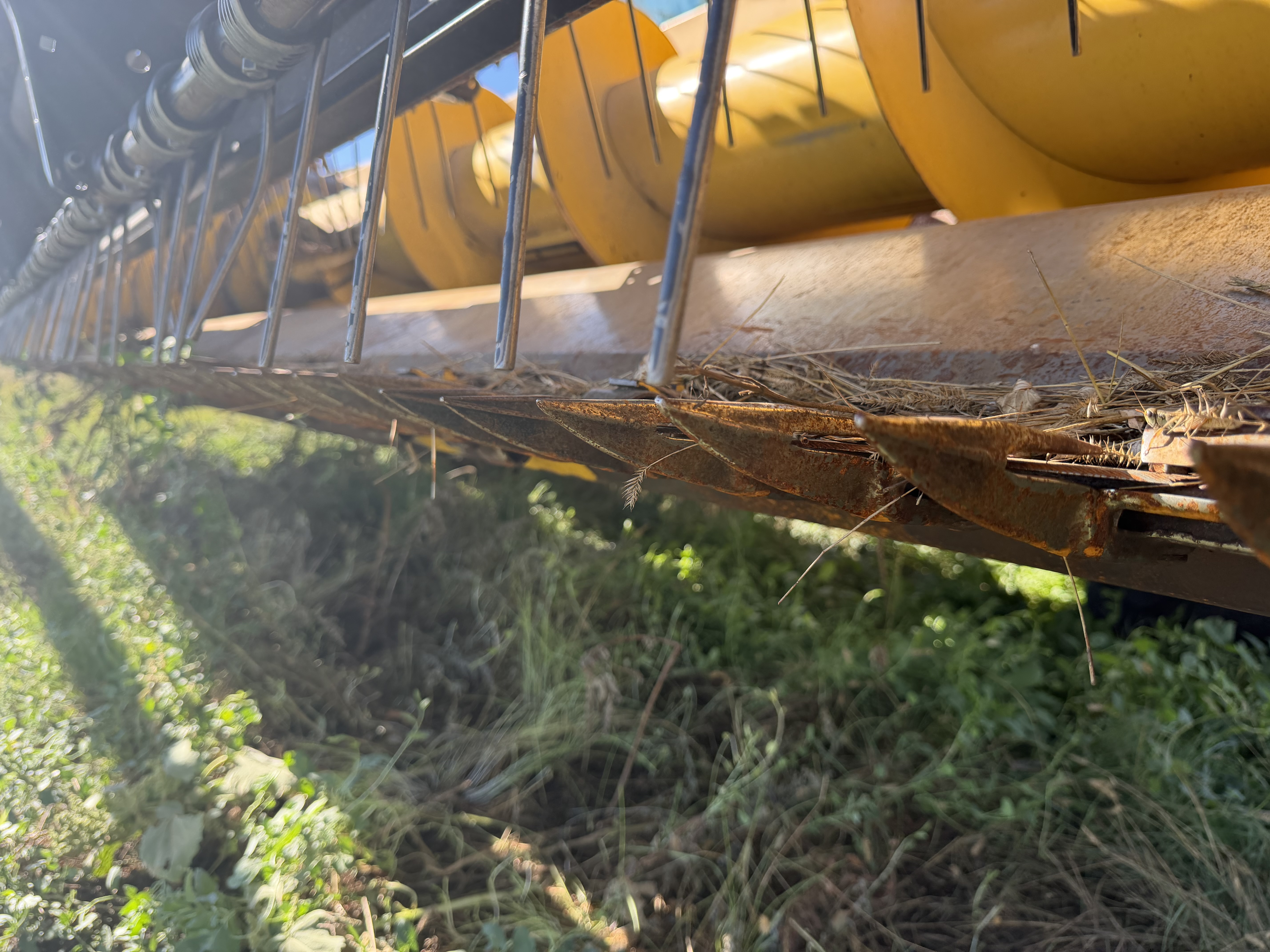2010 New Holland H8040 Windrower
