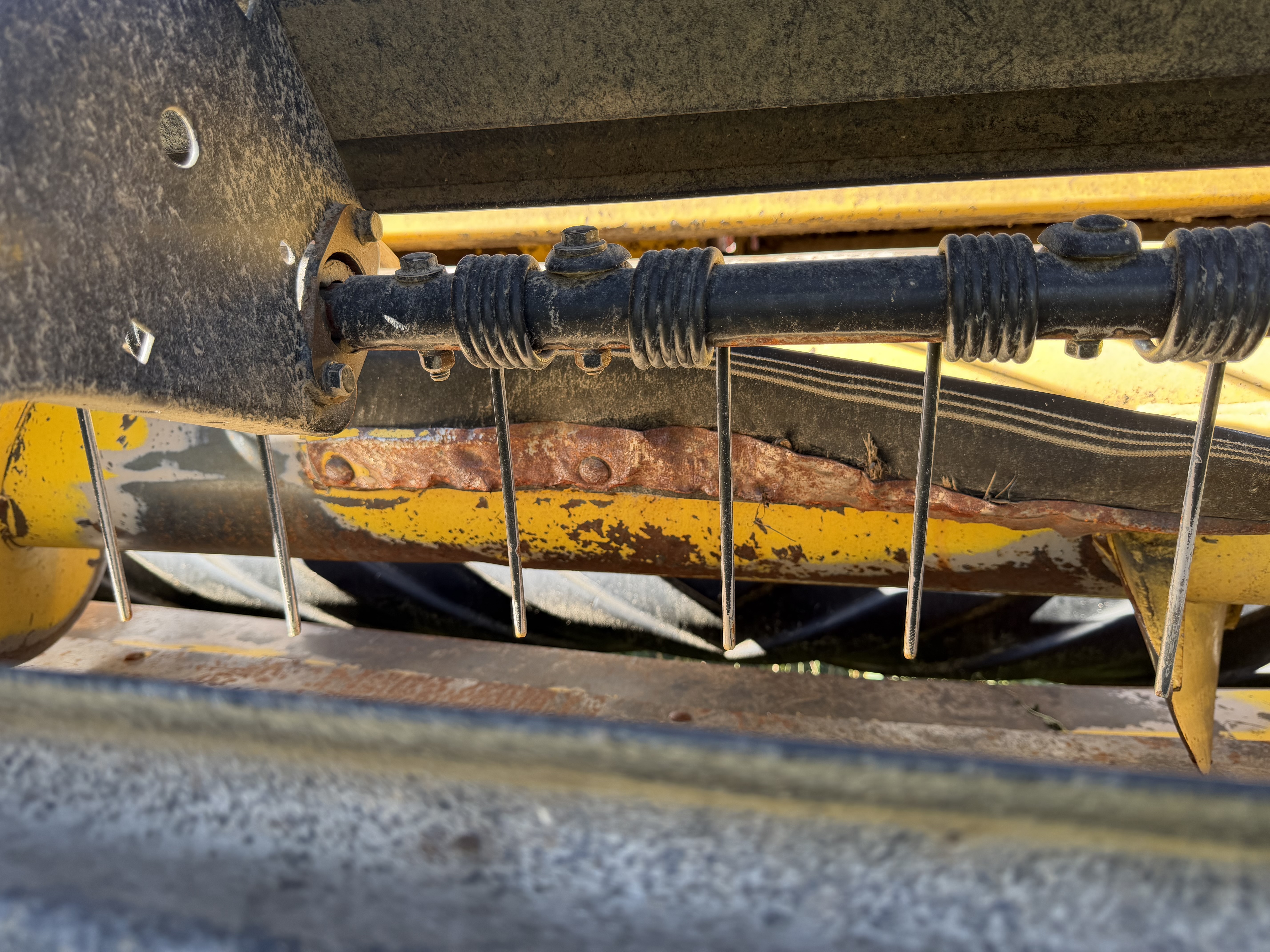 2010 New Holland H8040 Windrower