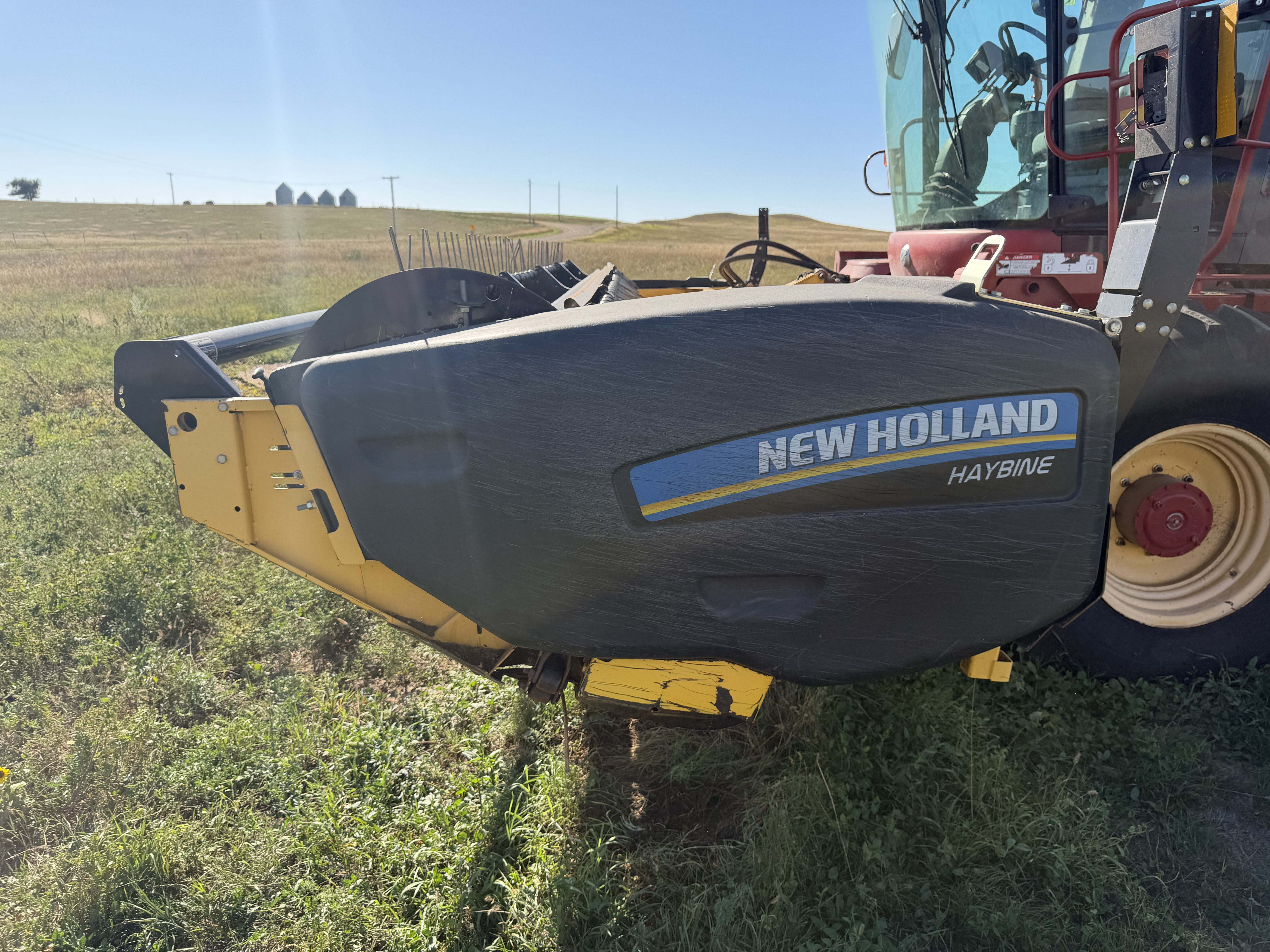 2010 New Holland H8040 Windrower