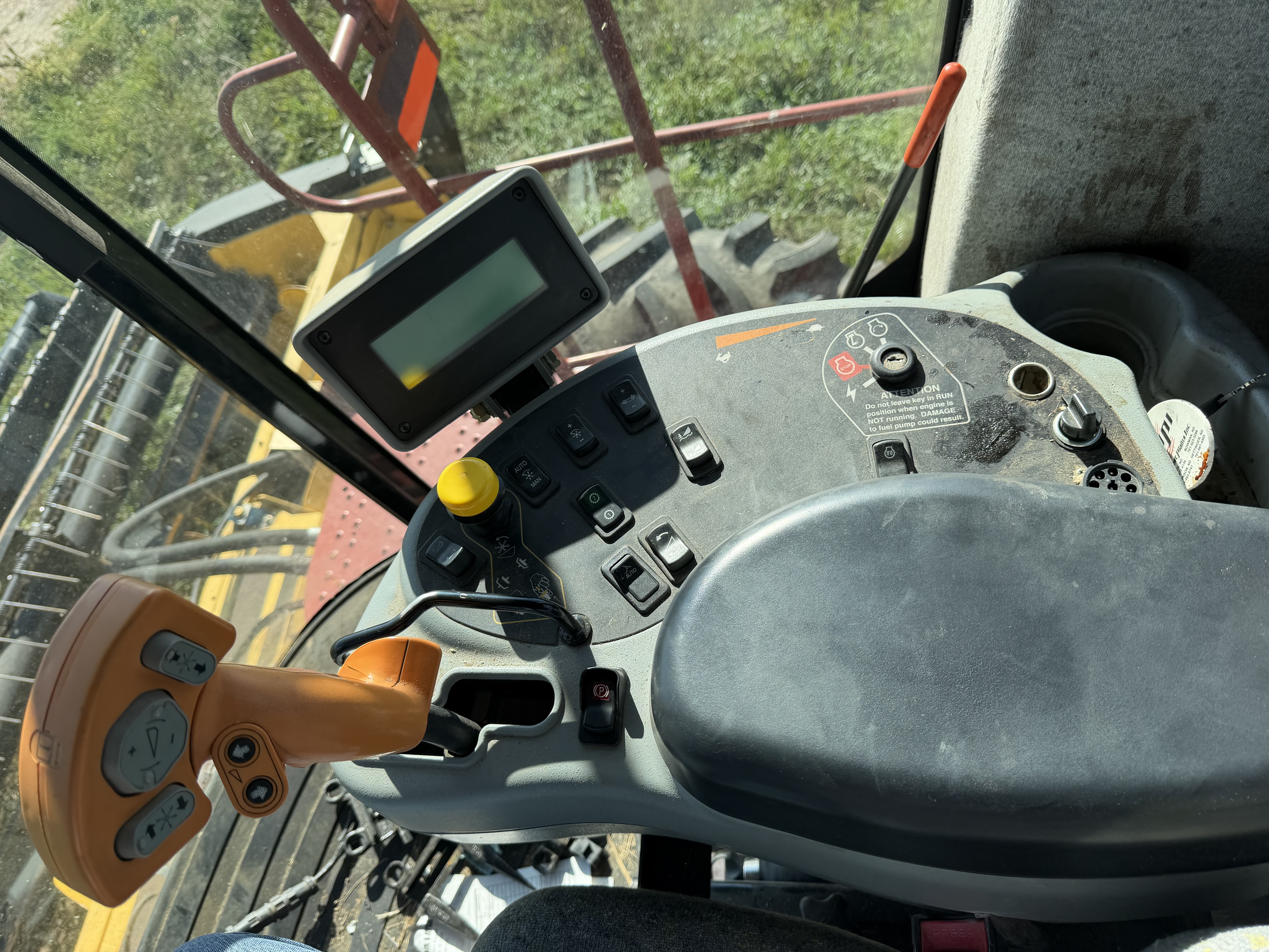 2010 New Holland H8040 Windrower