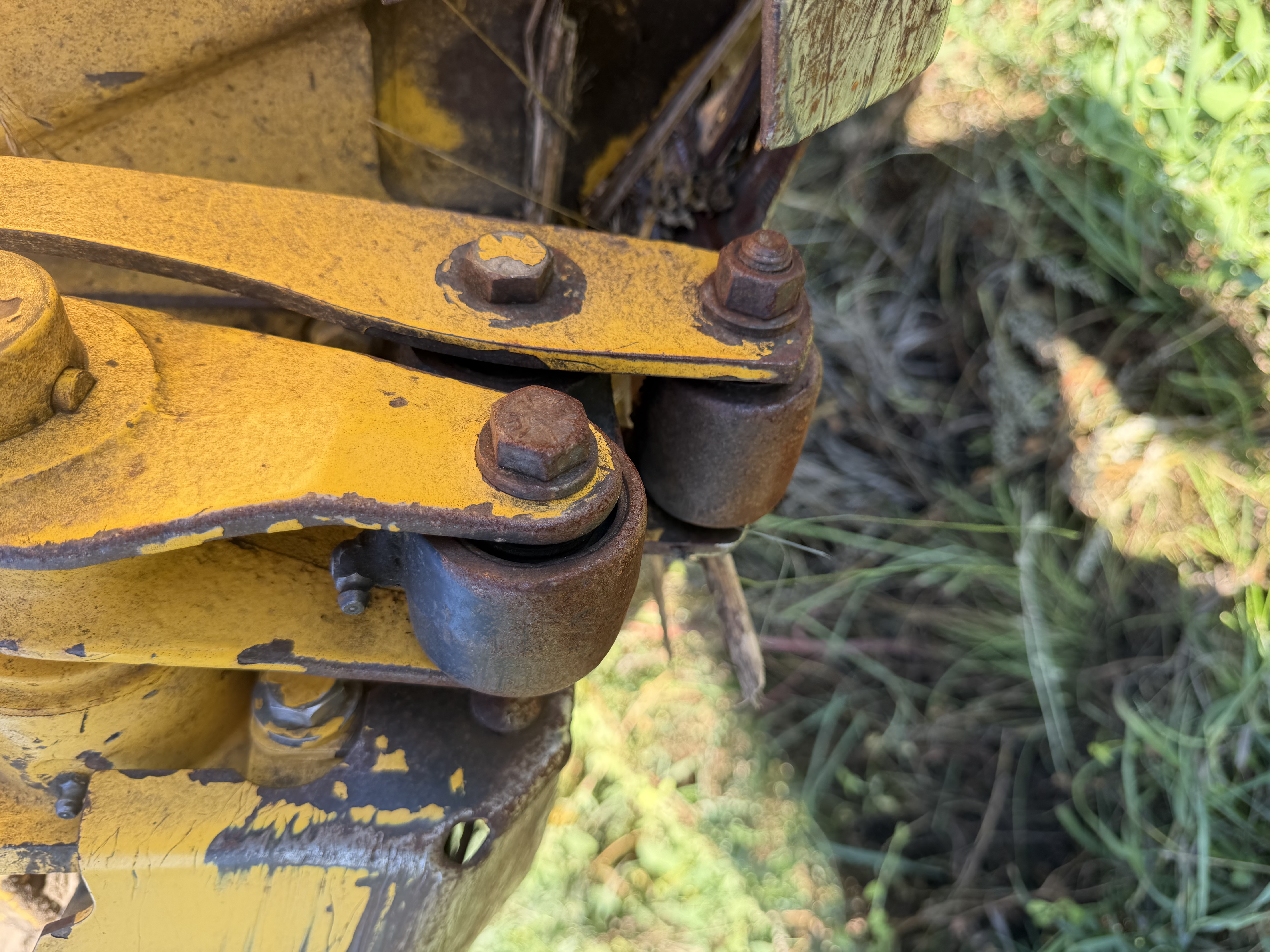 2010 New Holland H8040 Windrower