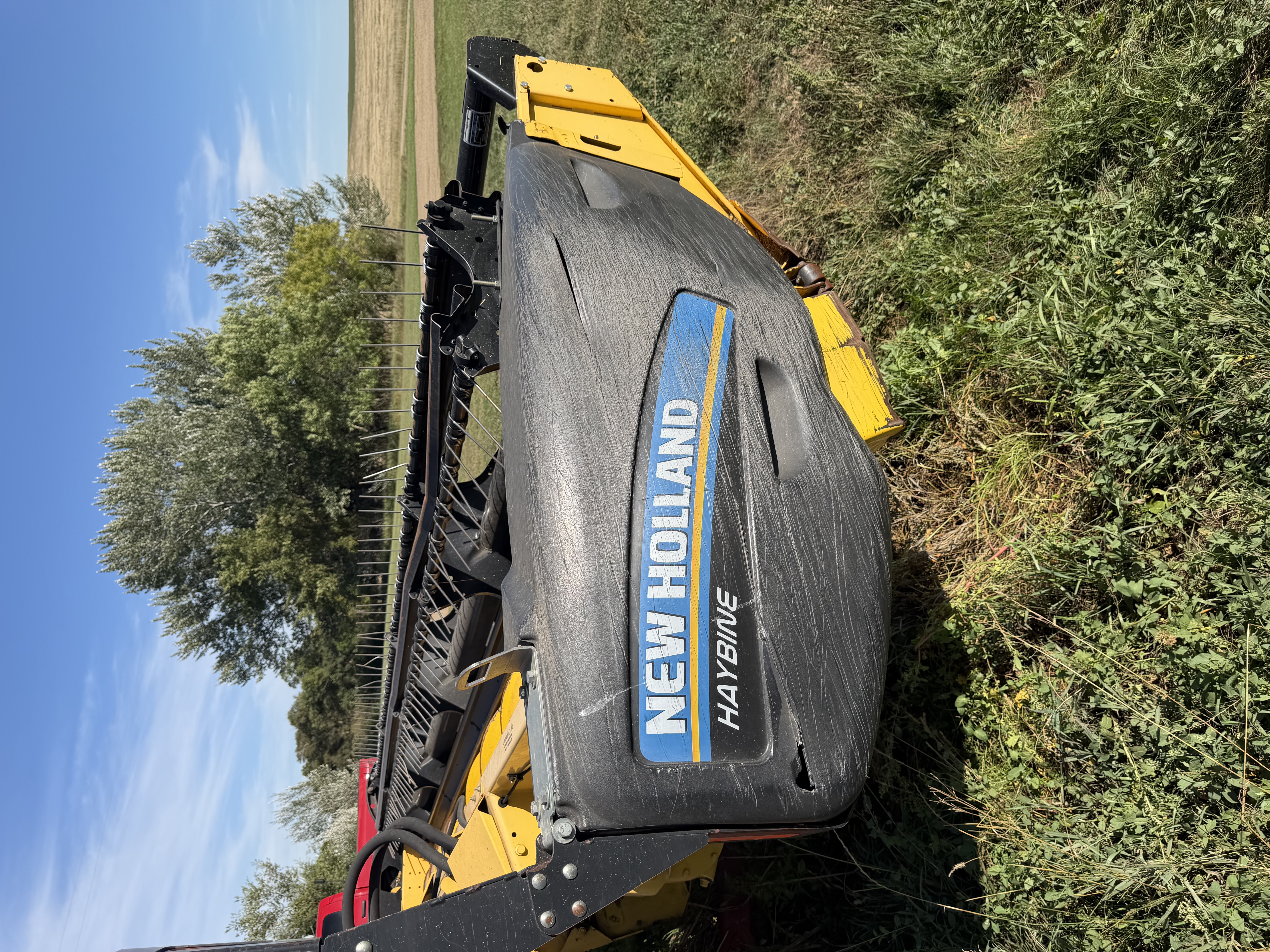 2010 New Holland H8040 Windrower