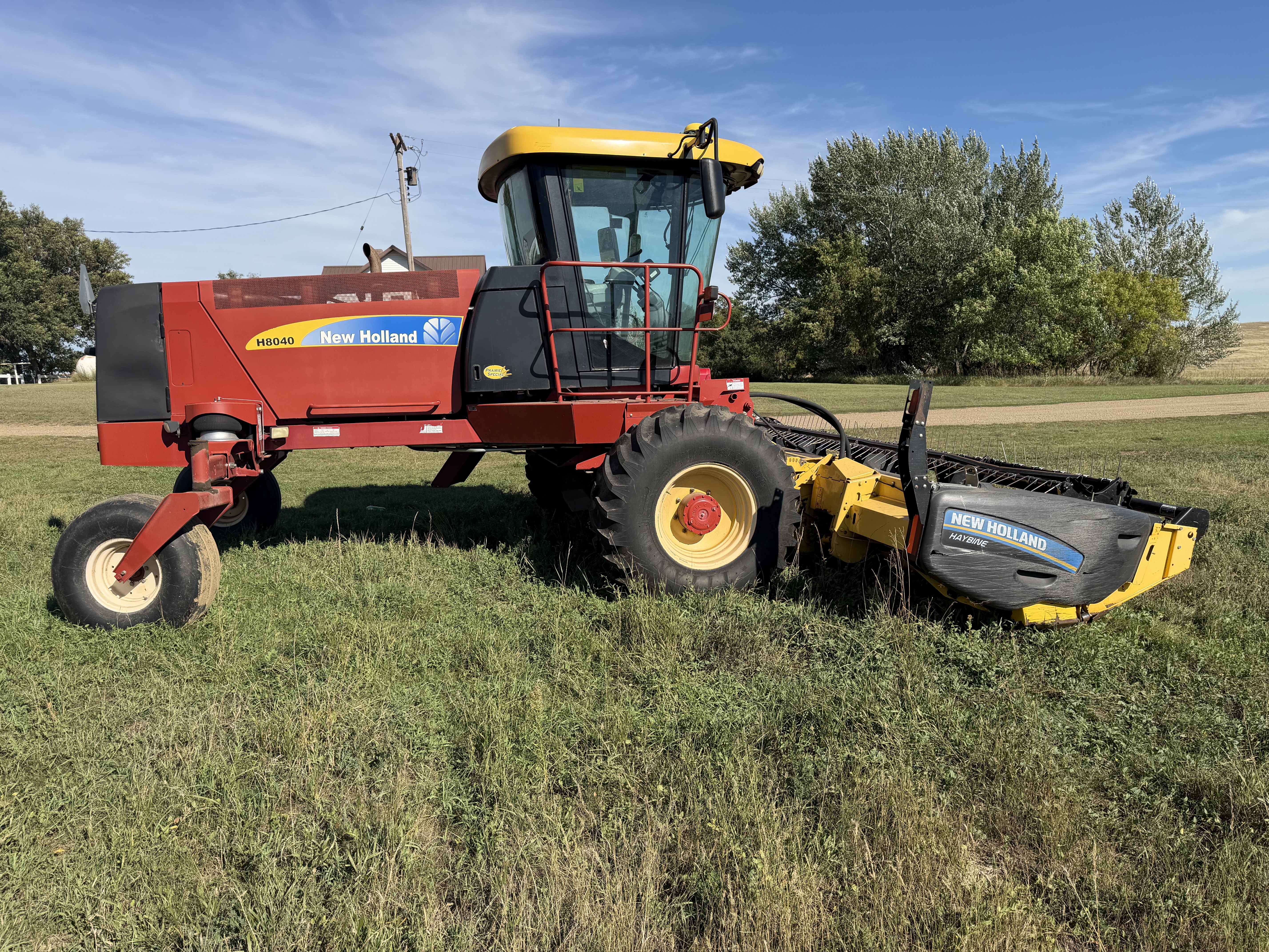2010 New Holland H8040 Windrower