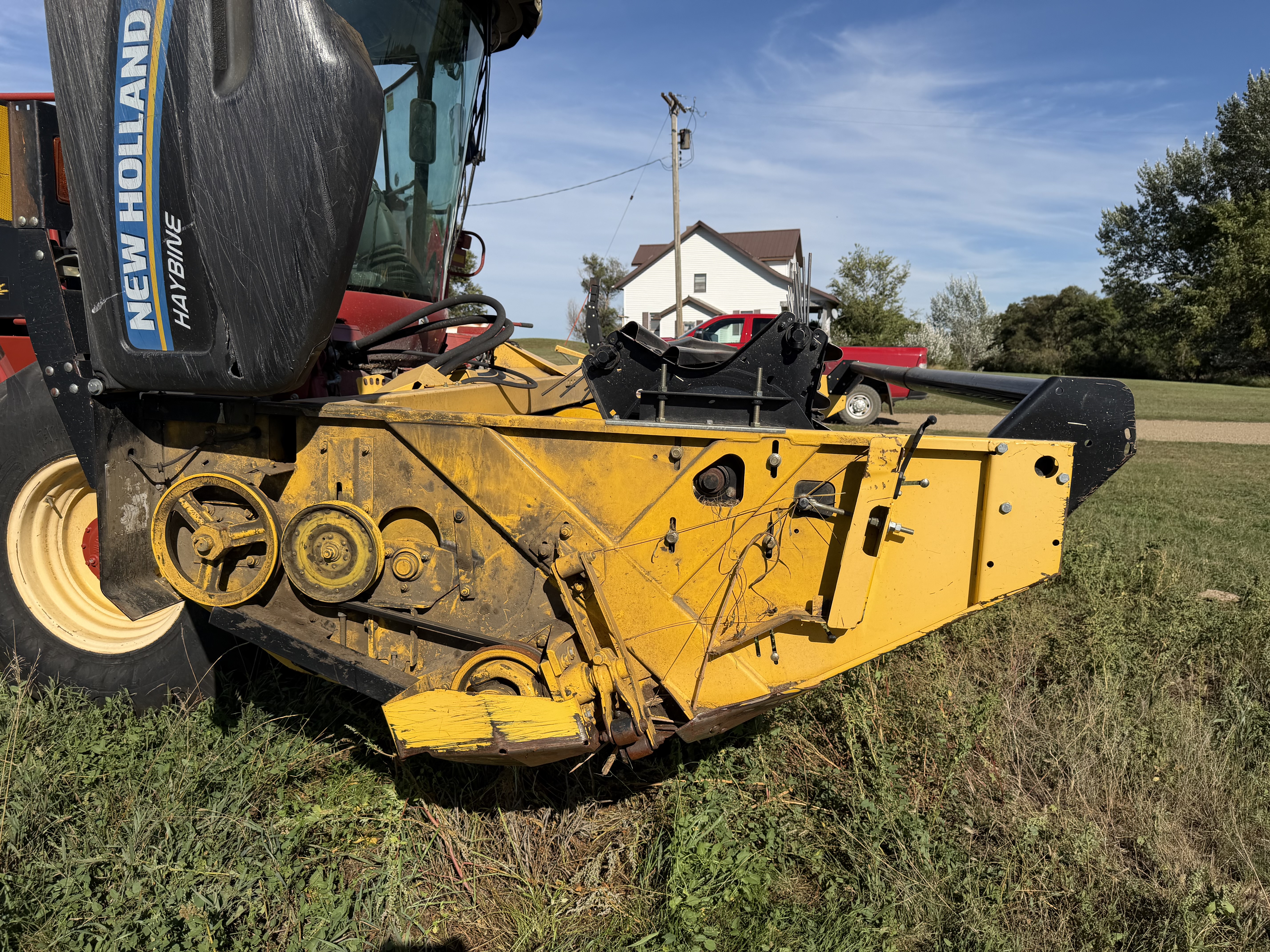 2010 New Holland H8040 Windrower