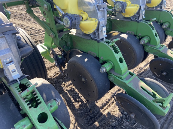 2008 John Deere DB44 Planter