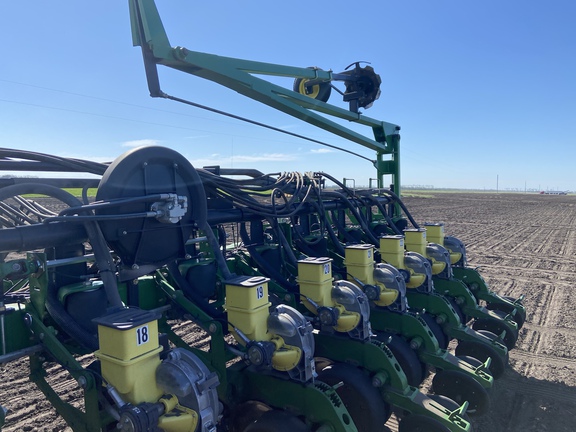 2008 John Deere DB44 Planter