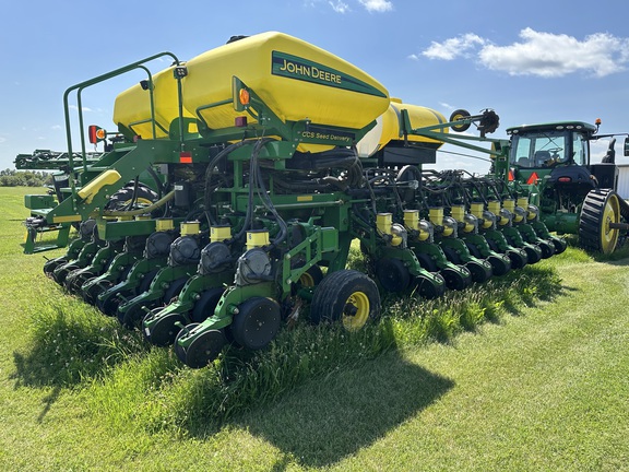 2008 John Deere DB44 Planter