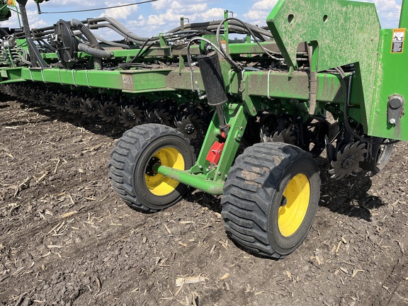 2022 John Deere DB66 Planter