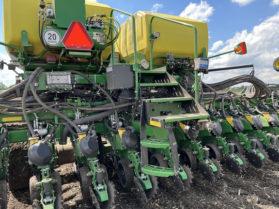 2022 John Deere DB66 Planter