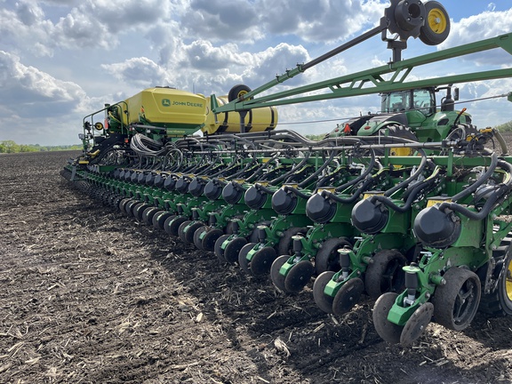 2022 John Deere DB66 Planter