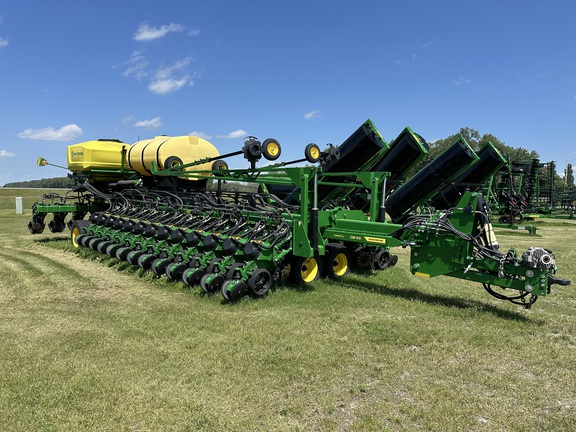 2022 John Deere DB66 Planter