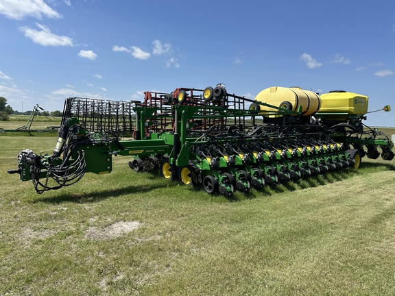 2022 John Deere DB66 Planter