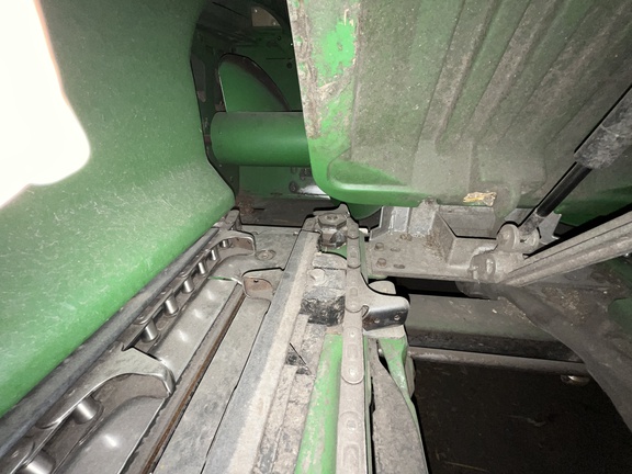 2013 John Deere 608C Header Corn Head