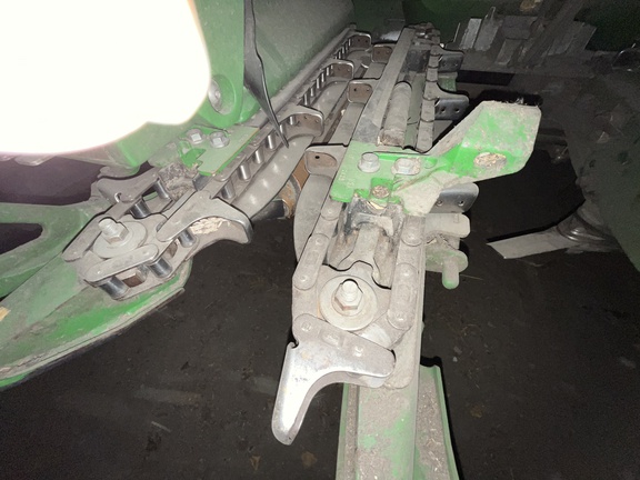 2013 John Deere 608C Header Corn Head