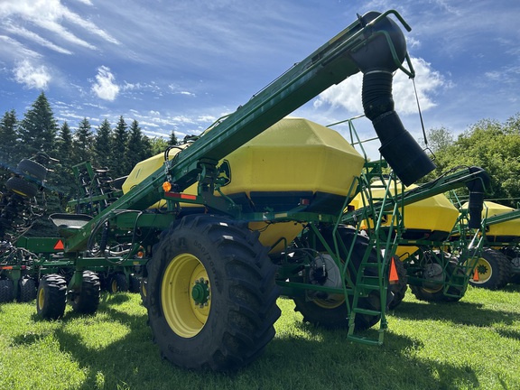 2016 John Deere 1890 Air Seeder