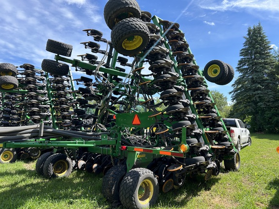 2016 John Deere 1890 Air Seeder