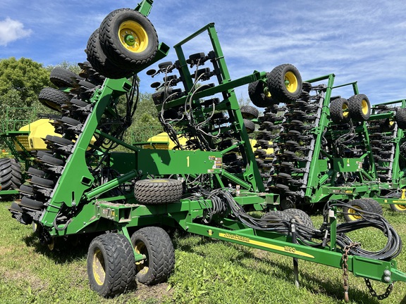 2016 John Deere 1890 Air Seeder