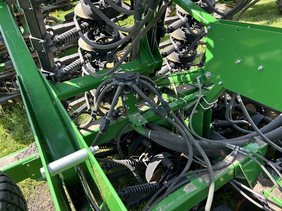 2016 John Deere 1890 Air Seeder