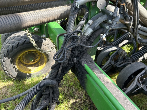 2016 John Deere 1890 Air Seeder