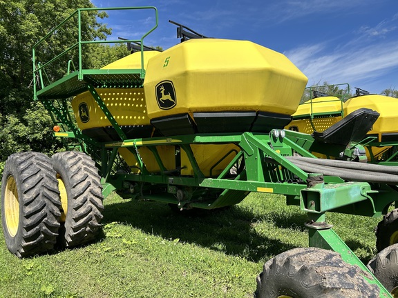 2009 John Deere 1890 Air Seeder