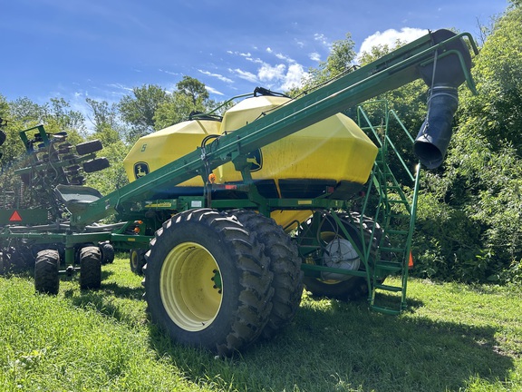 2009 John Deere 1890 Air Seeder