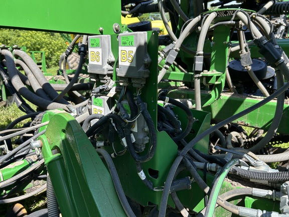 2009 John Deere 1890 Air Seeder