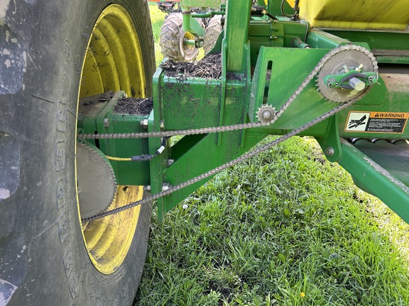 2009 John Deere 1890 Air Seeder