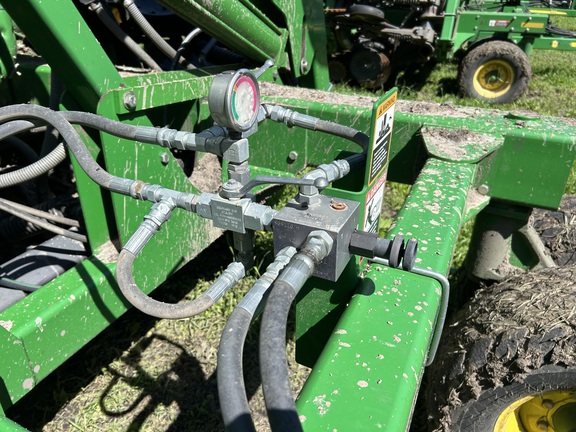 2009 John Deere 1890 Air Seeder