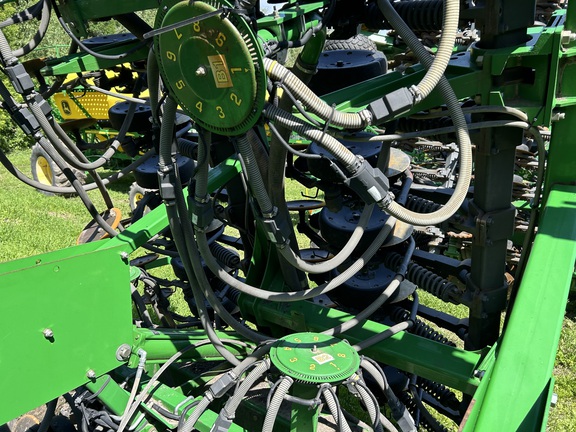 2009 John Deere 1890 Air Seeder