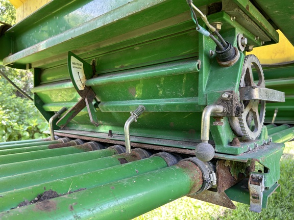 2009 John Deere 1890 Air Seeder