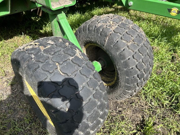 2014 John Deere 1890 Air Seeder