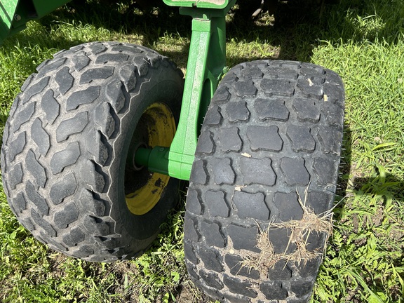 2014 John Deere 1890 Air Seeder