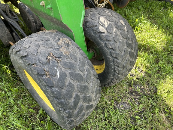 2014 John Deere 1890 Air Seeder