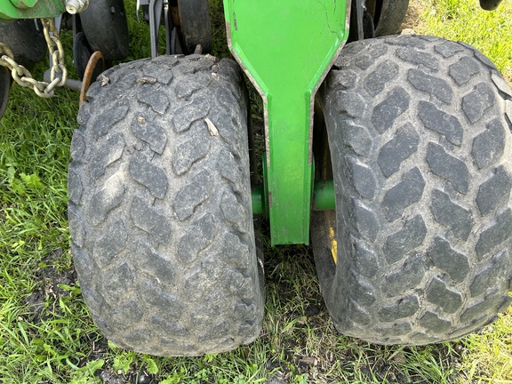 2014 John Deere 1890 Air Seeder