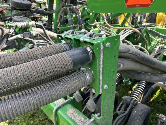 2014 John Deere 1890 Air Seeder