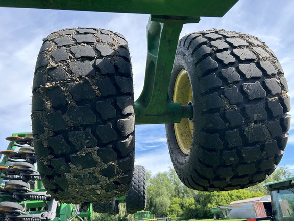 2014 John Deere 1890 Air Seeder