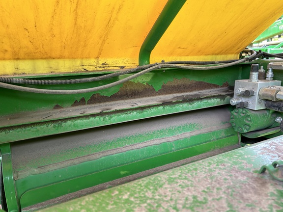 2014 John Deere 1890 Air Seeder