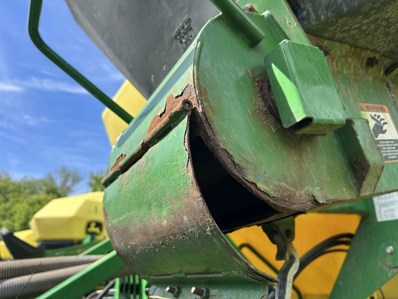 2014 John Deere 1890 Air Seeder